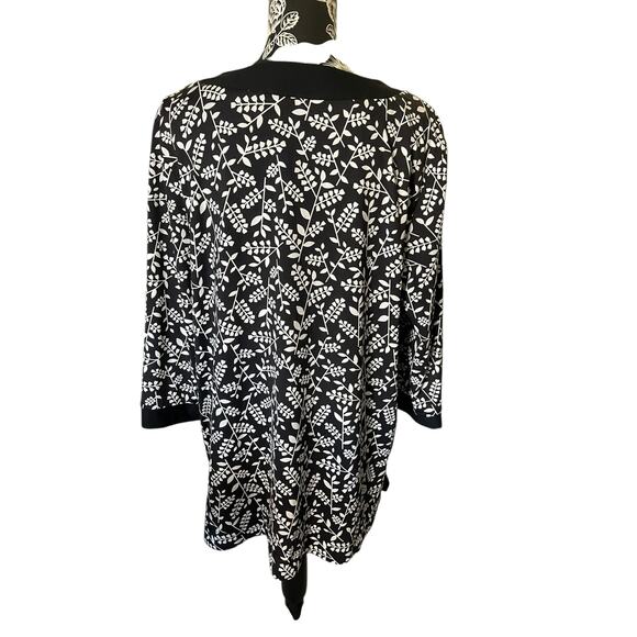 Anne Klein Black and White Patterned Stretchy Top Size XL - Picture 6 of 9